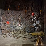 Kaivostunnelin seinä Tiranan bunkkerimuseossa