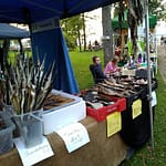 Nokkahauet myyntitiskillä nokat pystyssä