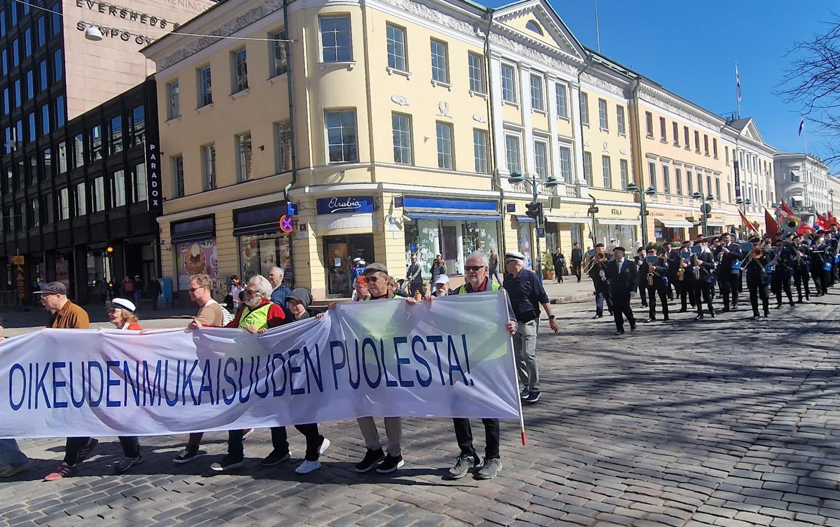Vappumarssissa vaaditaan oikeudenmukaisuutta